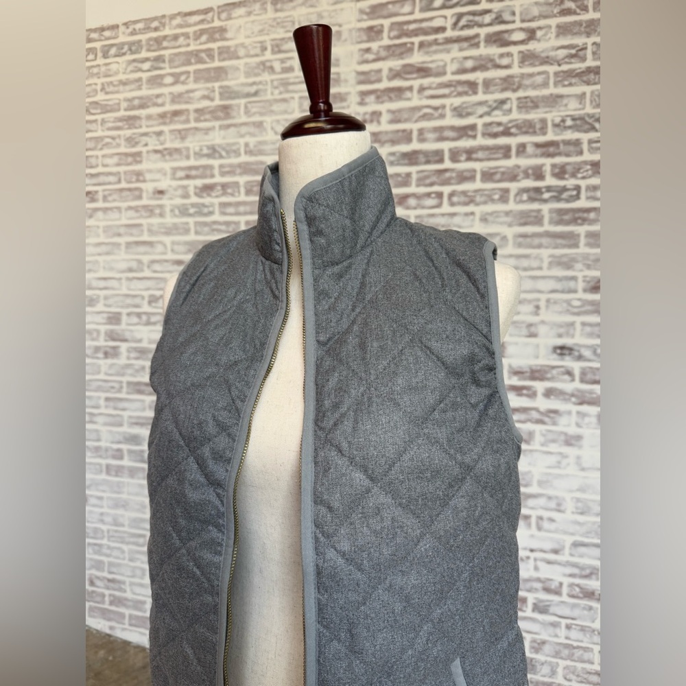 Old navy vest, new without tags